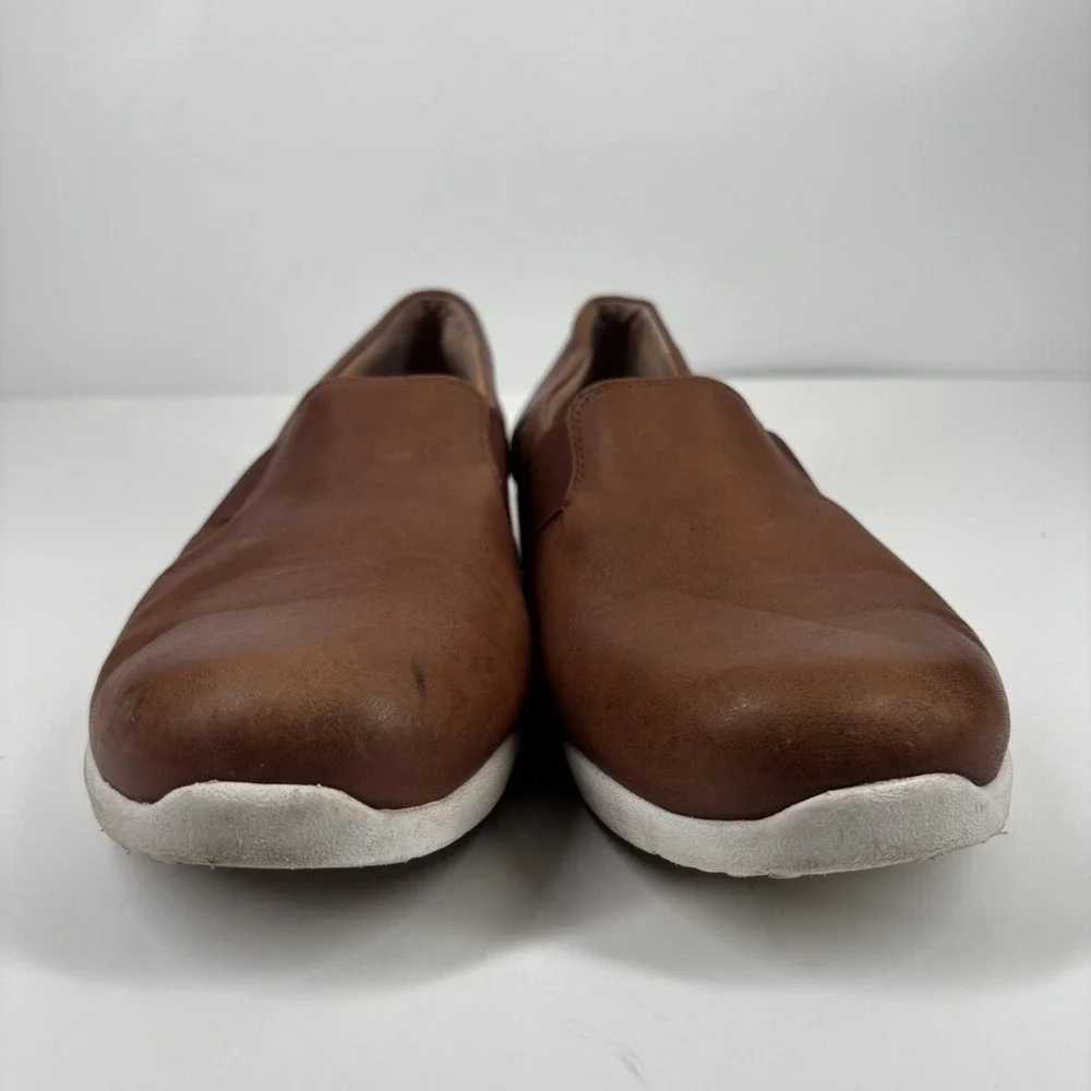 Vionic Magnolia Gianna Women's US 7.5 Tan Leather Comfort Slip-On Flat Loafers